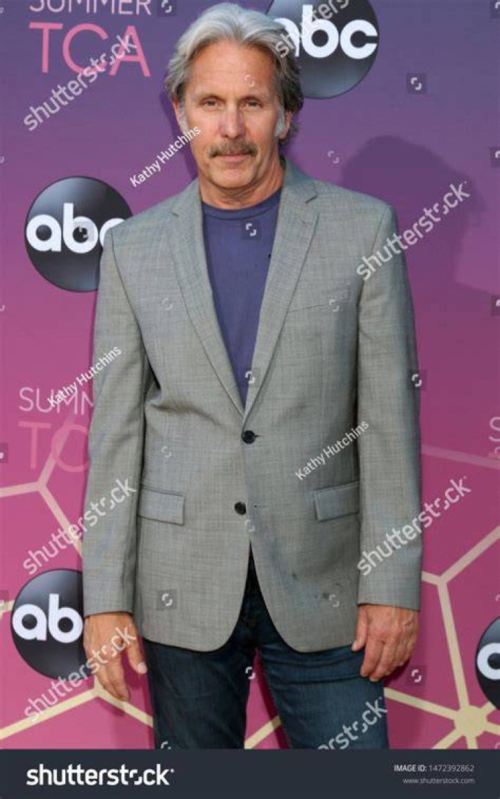 Gary Cole weight