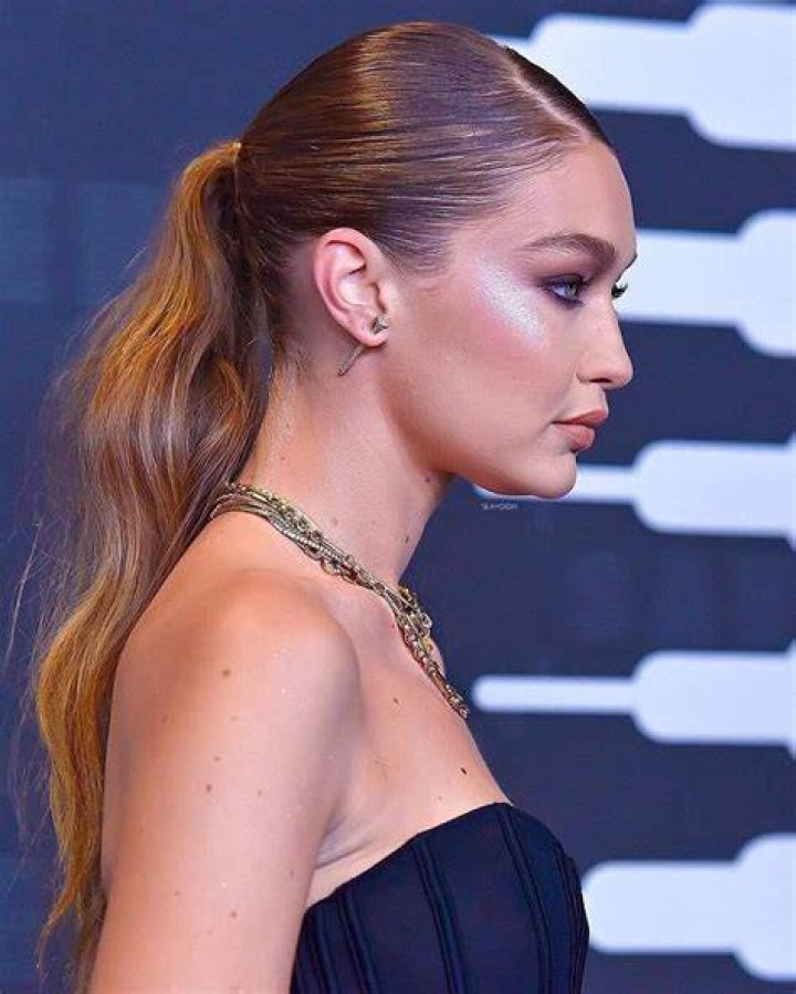 Gigi Hadid side profile