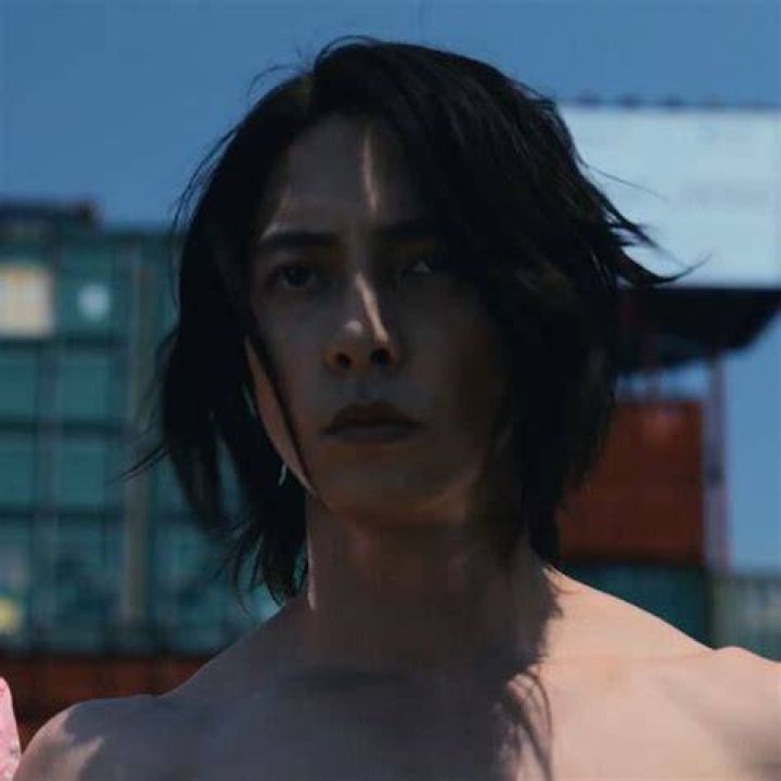 Ginji Kyuma the King of Clubs in Alice in Borderland