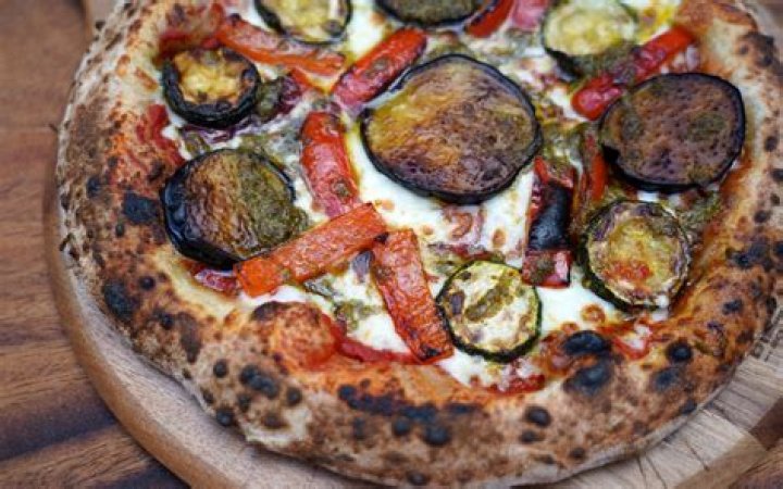 Great Food Search Chicago&rsquo;s Pizza With a Twist Kings River Life Magazine