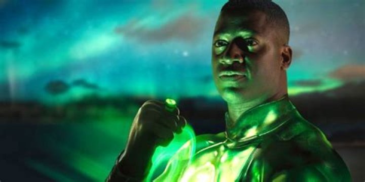 Green Lantern Image Makes His DCEU Absence Even Weirder
