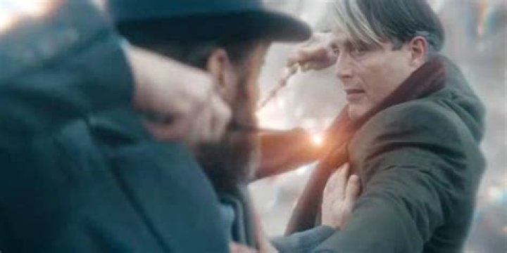 Grindelwald and Dumbledore doing battle in Fantastic Beasts 3