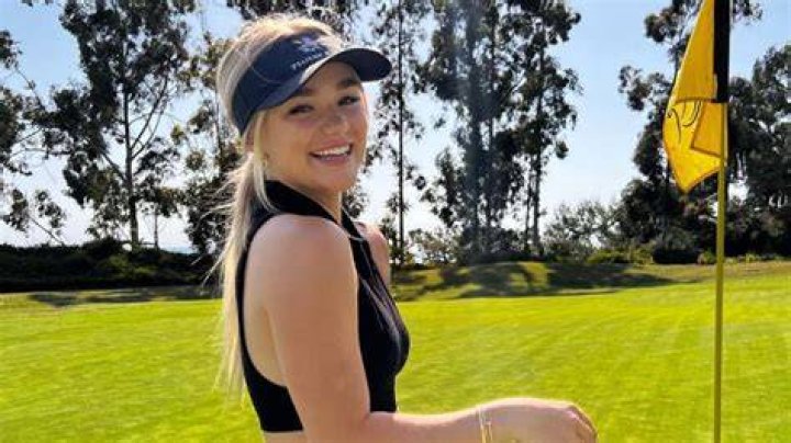 Hailey Sigmond: A Rising Star In The Social Media Landscape