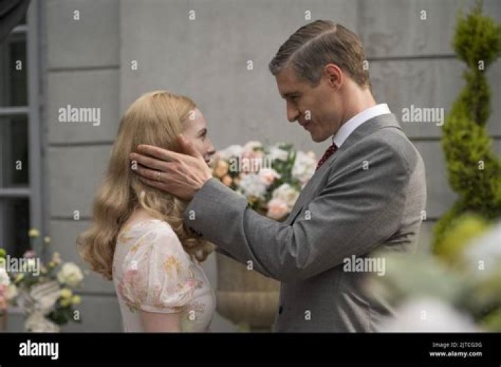 Hannah Dodd Gives Viewers A Disclaimer For Lifetime's Flowers In The Attic
