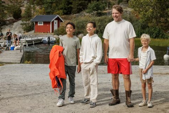 Henrik Norlen in Midsommar and Modus