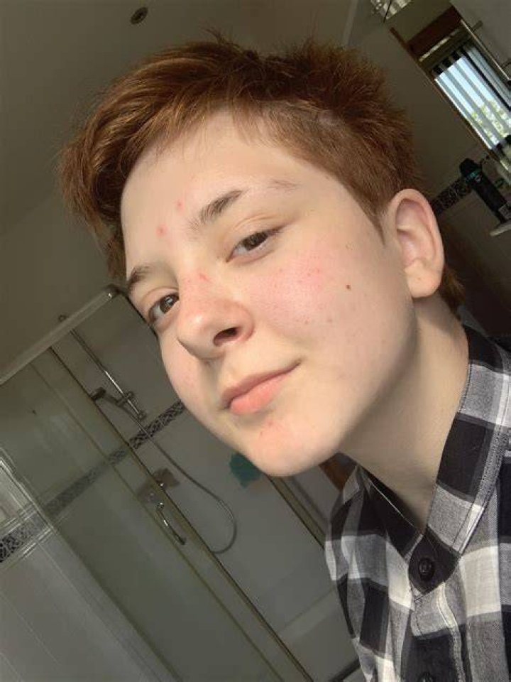 Hi from a masc enby from ireland! r/NonBinary