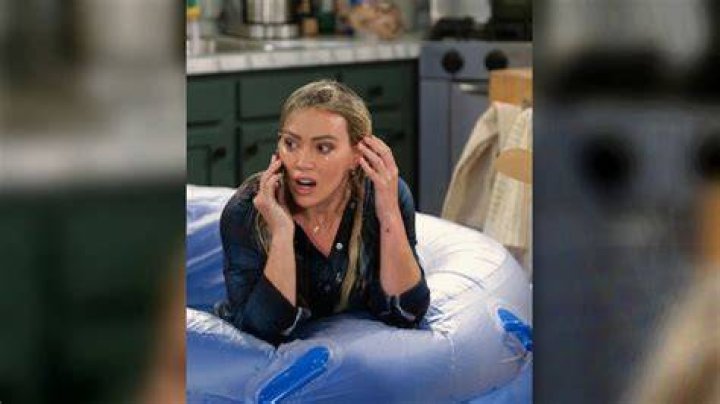 Hilary Duff as Sophie in How I Met Your Father