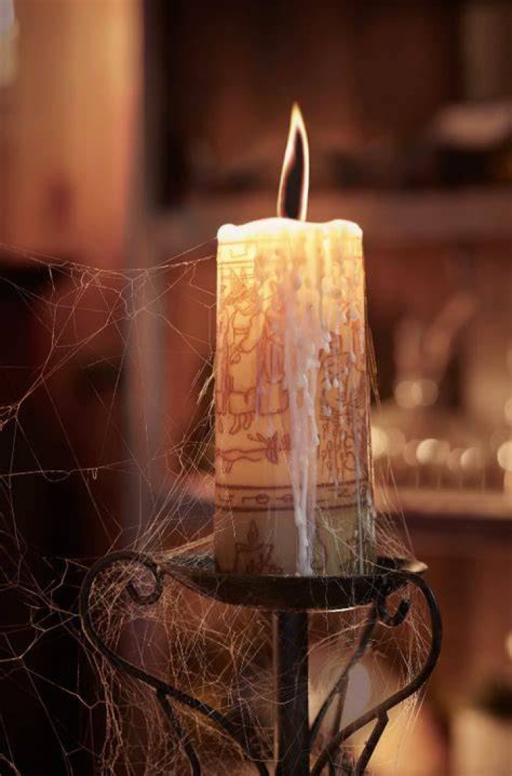 Hocus pocus black flame candle