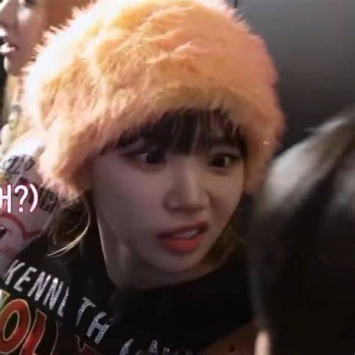 hourly chaewon on Twitter "CUTEST GIRLFRIEND AWARD"