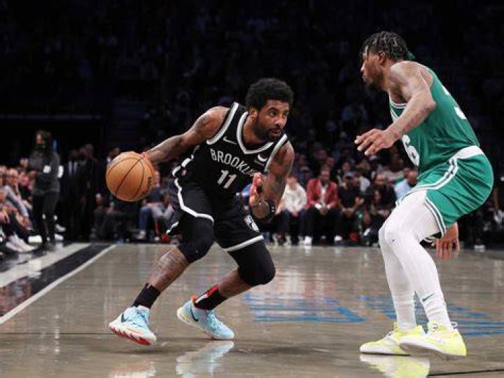 How Kyrie Irving and other Muslim athletes compete during Ramadan NPR