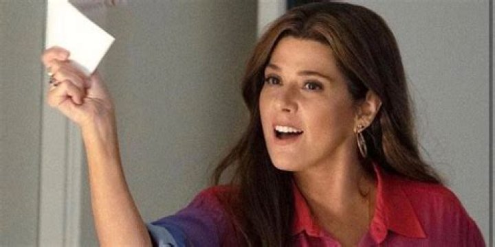 How old is aunt may in the MCU marisa Tomei