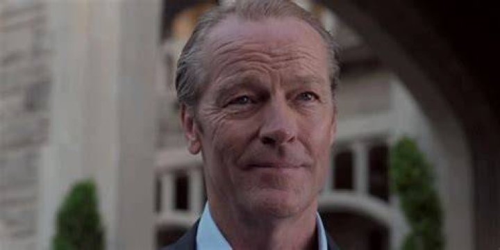 Iain Glen as Bruce Wayne Batman in Titans