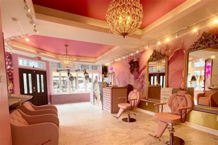 Impression Salon is the Best Hair Salon in Dwarka ,Delhi Sector 6