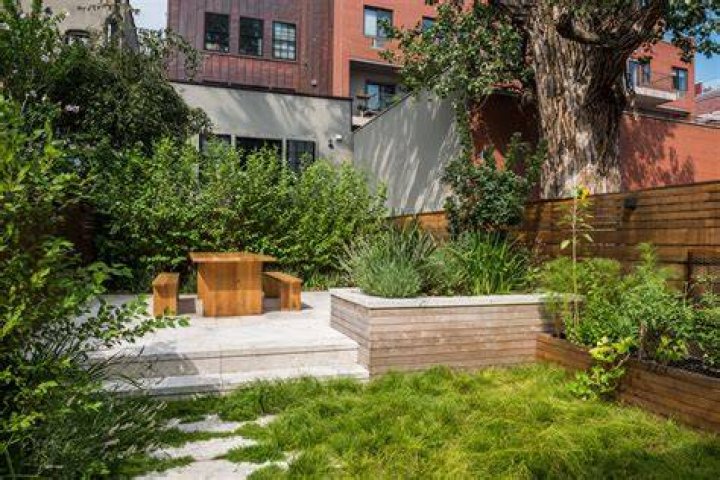In Brooklyn, a HonduranInspired Backyard Dinner The New York Times