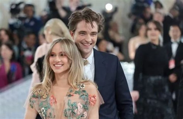 Inside Robert Pattinson's Relationship With Suki Waterhouse