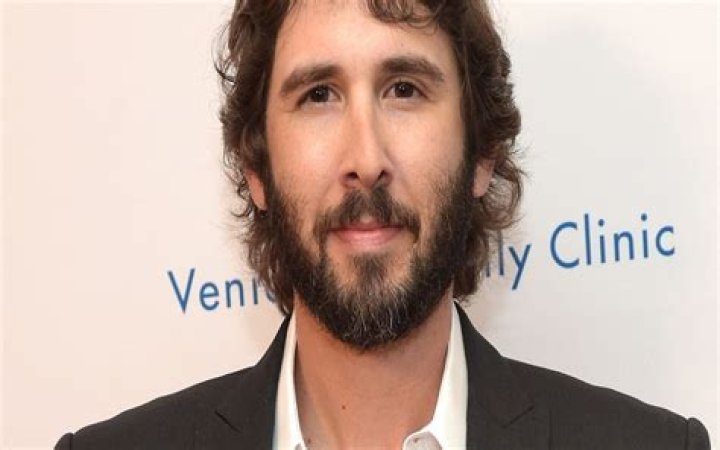 is josh groban married is josh groban married