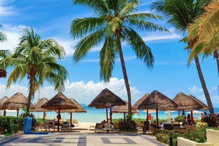 Jaime Pressly Kills It in Cancun