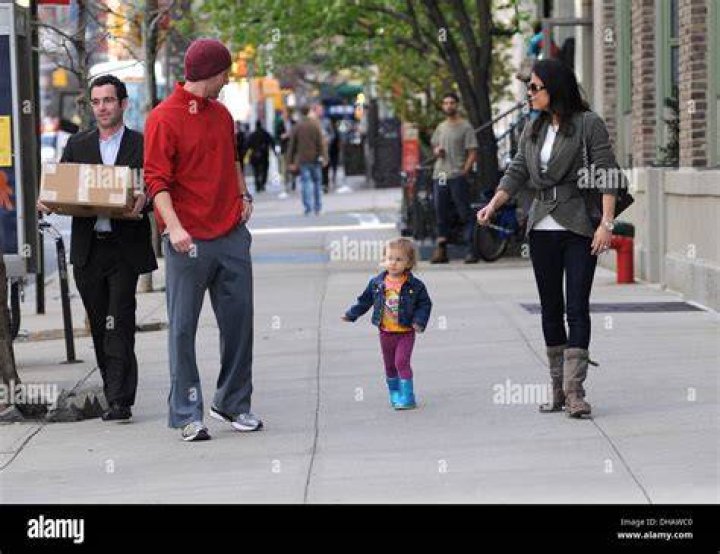 Jason Hoppy his wife Bethenny Frankel and their daughter Bryn go for a