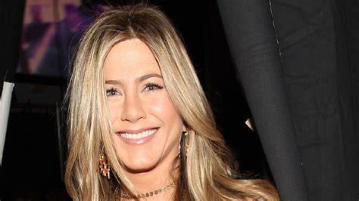 Jennifer Aniston's Facialist Reveals Her Must Have Beauty Products