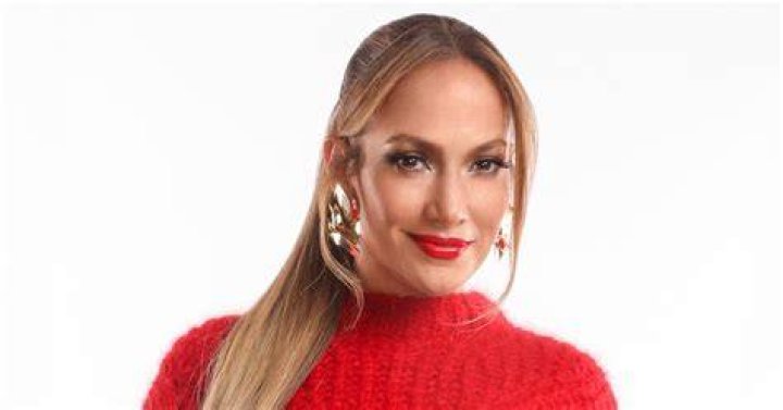 Jennifer Lopez Poses Completely Nude in Jaw-Dropping Photo