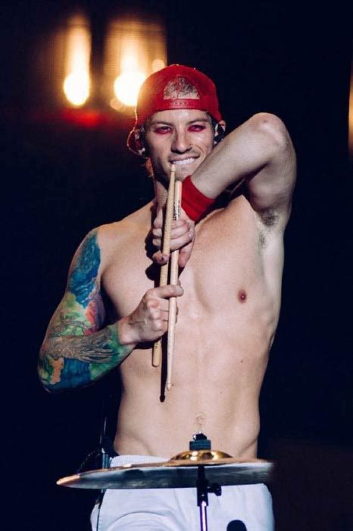 Josh Dun weight