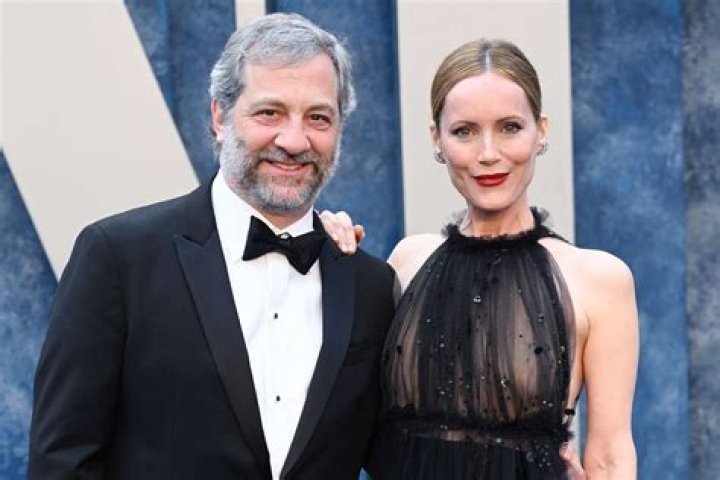 Judd Apatow & Leslie Mann Geek Out Meeting Obama: Watch!