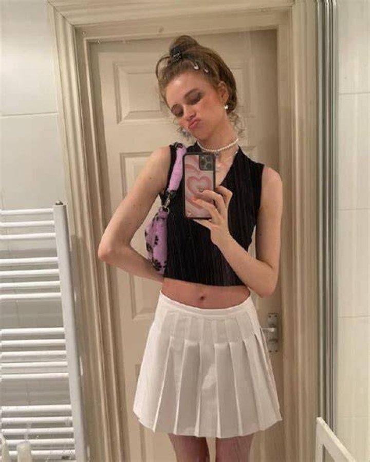 Julia Gisella Bio, Age, Height, Career, Net Worth, Facts