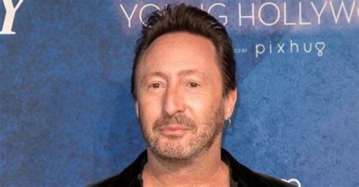 Julian Lennon weight