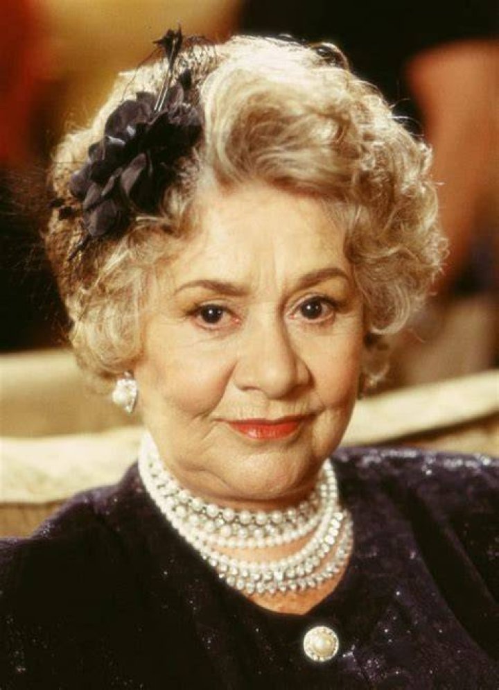 Julie Kate Olivier Who is Joan Plowright's daughter? Dicy Trends