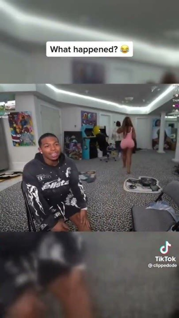 Kai cenat and famous ryleigh goes to the bathroom YouTube