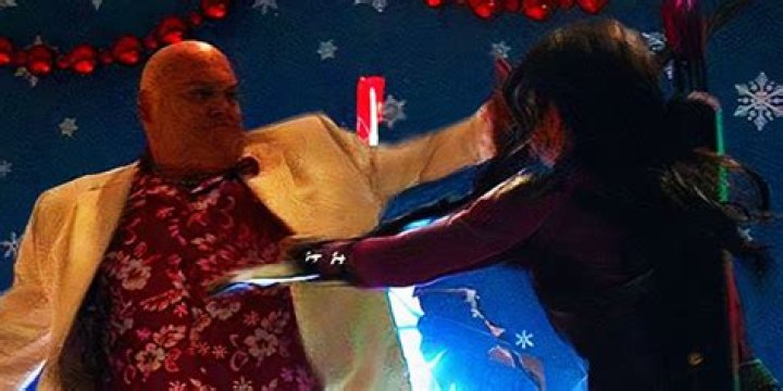 Kate Bishop fighting Kingpin in Hawkeye