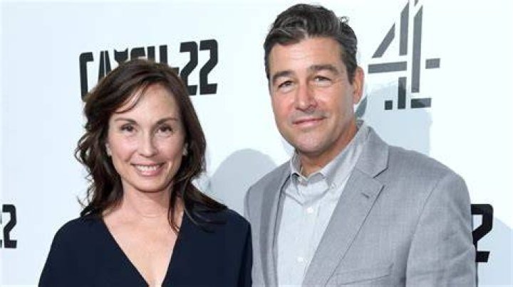 Kathryn Chandler age, married, affair, nationality, married