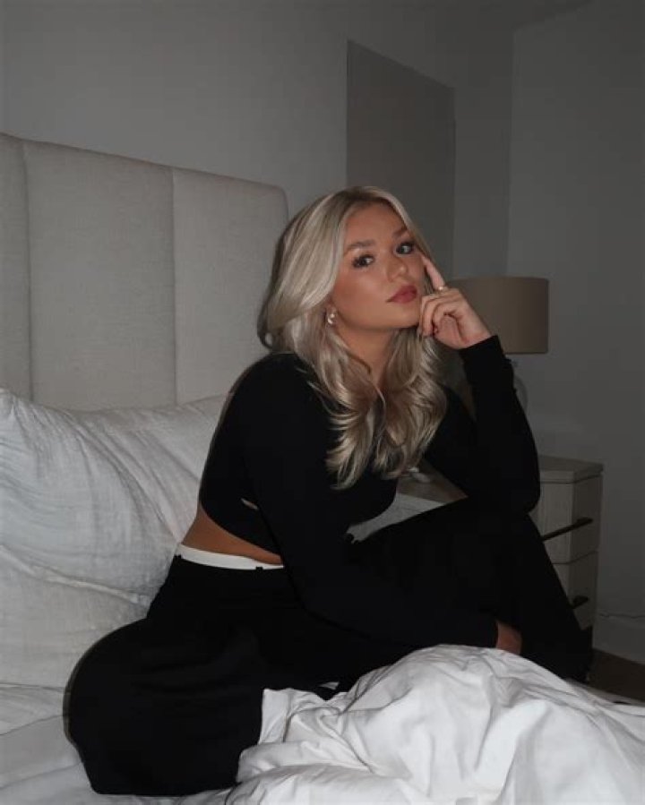 KATIE SIGMOND Instagram Photos 09/19/2022 HawtCelebs