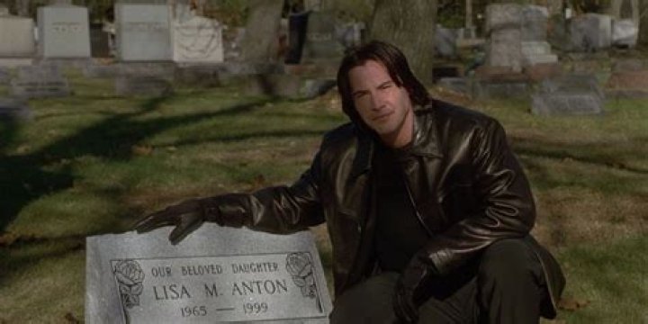 Keanu Reeves in The Watcher