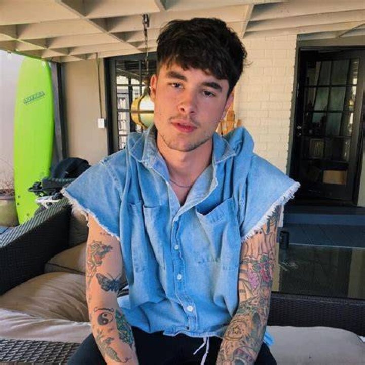Kian Lawley age