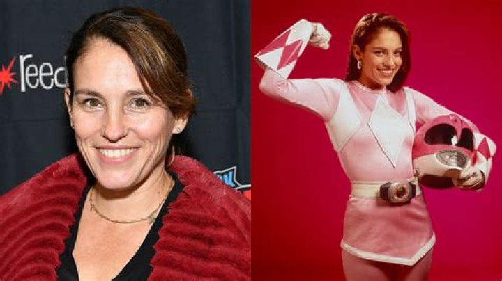Kimberly holding a pink morphin gem in Power Rangers