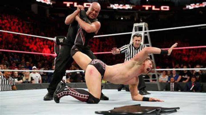 Kurt Angle joins The Shield at TLC 2017
