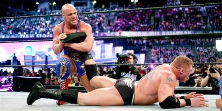 Kurt Angle v Brock Lesnar WrestleMania 19 Cropped
