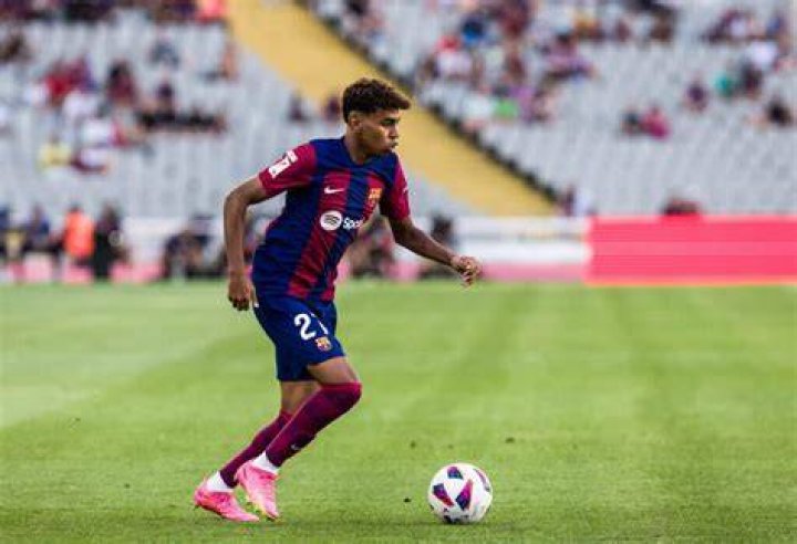 Lamine Yamal shines again as Barcelona turn to &lsquo;fearless&rsquo; 16yearold