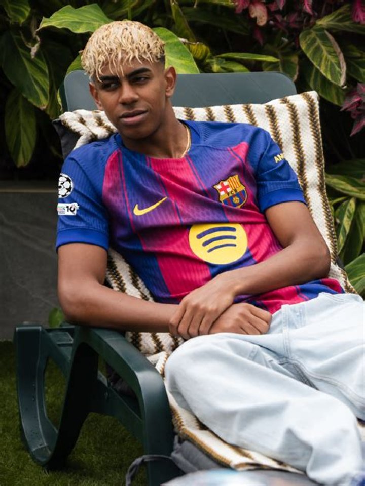 Lamine Yamal Trendy boy outfits, Soccer outfits, Soccer players