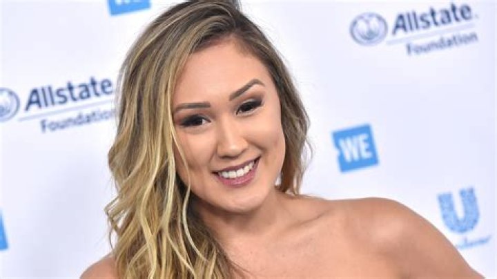 LaurDIY net worth