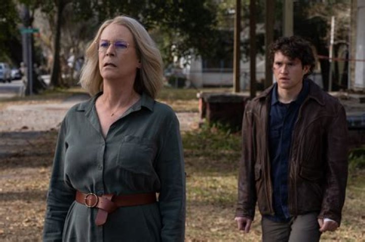 Laurie discovers Michael is back in Halloween H20