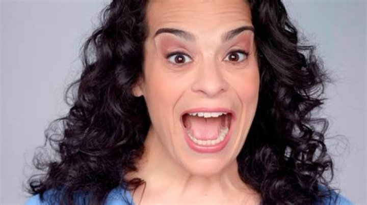 LI comic Jessica Kirson talks whispering in DeNiro's ear, more Newsday