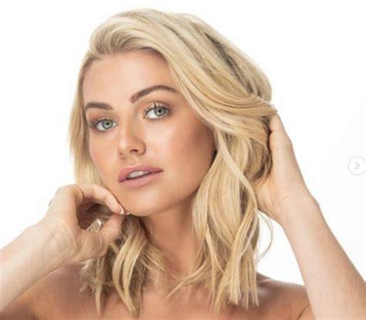 Lindsay Arnold net worth