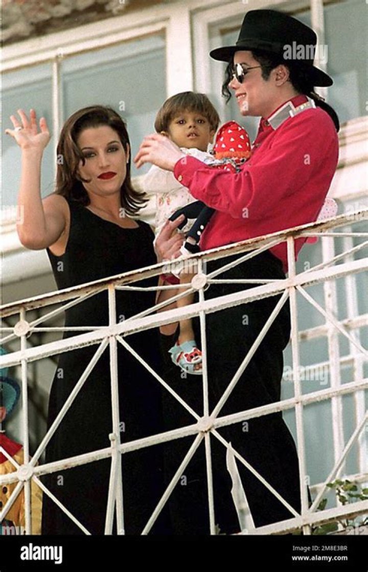 Lisa Marie Presley Initially Rejected Michael Jackson's Proposal To Date