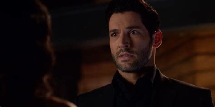 Lucifer talking to Eve on balcony in Lucifer