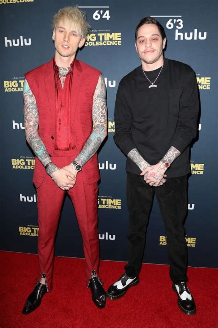 Machine Gun Kelly weight