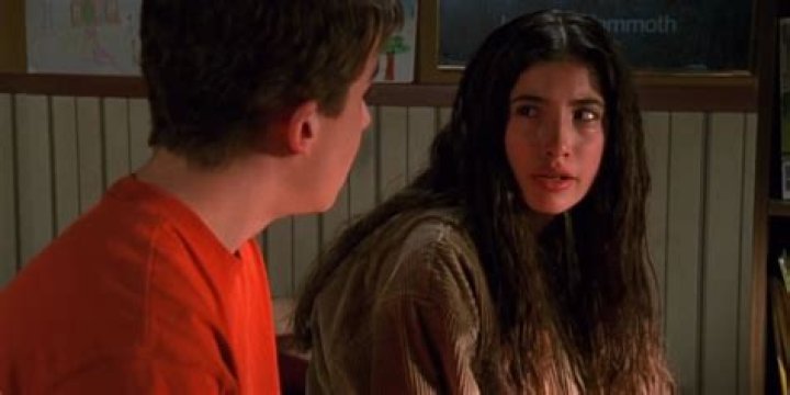 Malcolm and Cynthia talking seriously in Malcolm in the Middle
