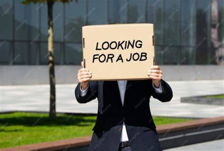 Man looking for job finds work, proud lady credits partner for helping Man looking for job finds work, proud lady credits partner for helping