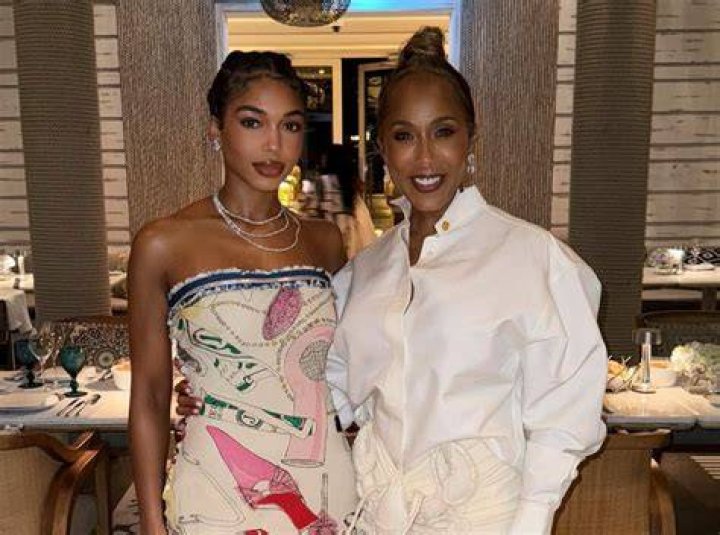 Marjorie Harvey and Daughters Lori & Hawthorne Talk Mother&rsquo;s Day